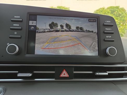 Used 2025 Hyundai Elantra Hybrid FWD image 35