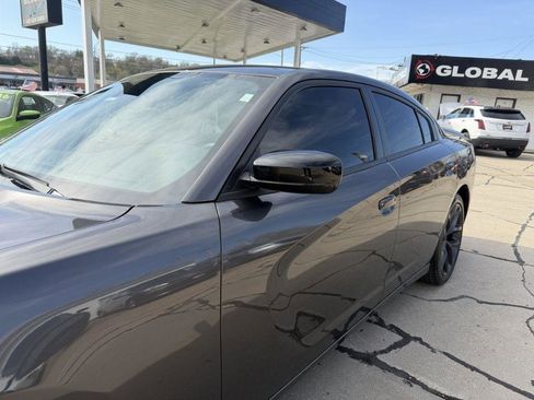 Used 2023 Dodge Charger SXT w/ Blacktop Package image 18