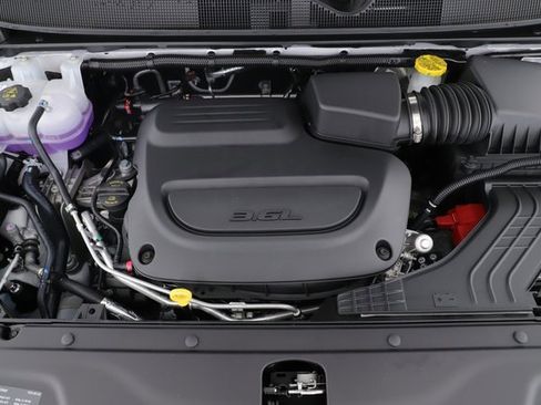 New 2026 Chrysler Pacifica Select image 15