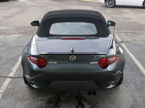 Used 2017 MAZDA MX-5 Miata Club image 11