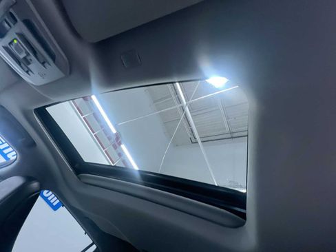 Used 2020 Toyota Highlander XLE image 42