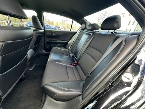 Used 2017 Honda Accord Sport image 16