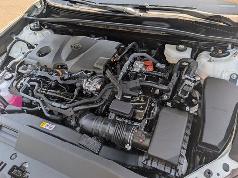 Used 2025 Toyota Camry SE FWD image 20