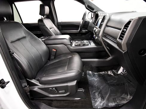 Used 2018 Ford Expedition Max XLT w/ Equipment Group 202A AWD/4WD image 18