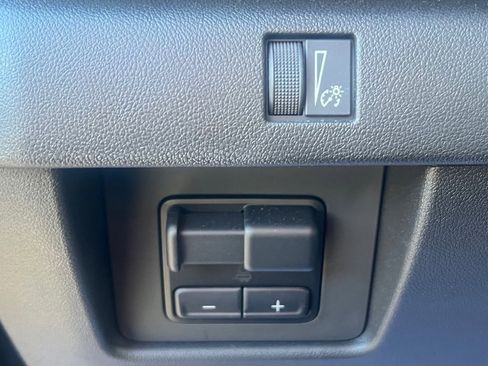 Used 2025 Chevrolet Colorado Trail Boss image 12