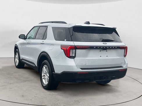 Certified 2025 Ford Explorer Active image 3