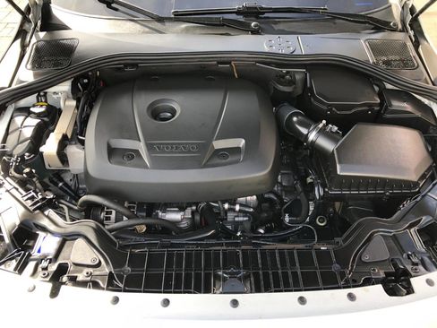 Used 2017 Volvo V60 T5 Cross Country w/ Convenience Package image 32