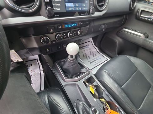 Used 2021 Toyota Tacoma TRD Sport w/ TRD Premium Sport Package image 10