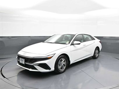 Used 2025 Hyundai Elantra SE