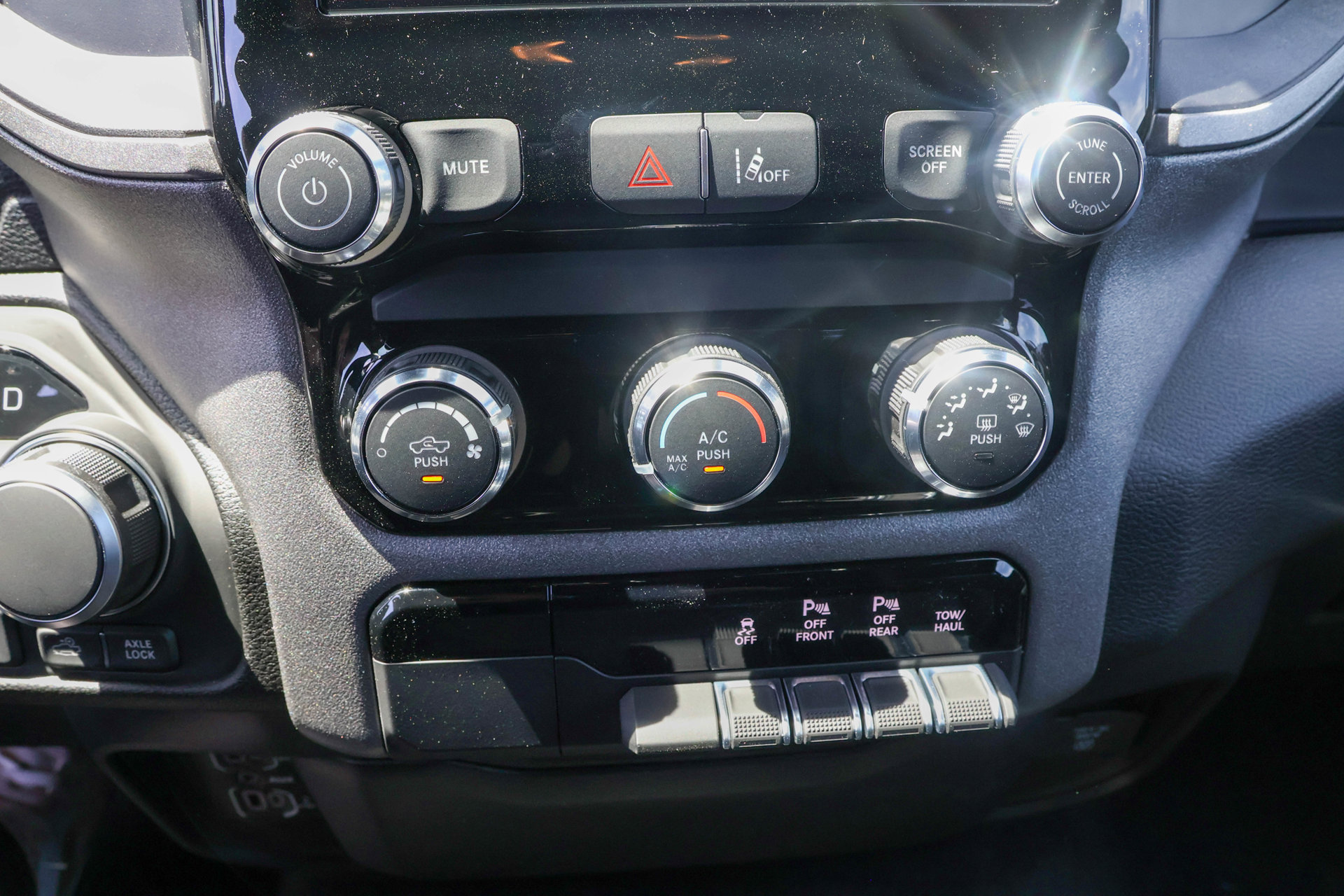 New 2026 RAM 1500 Warlock AWD/4WD image 19