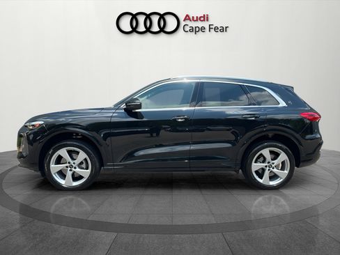 Used 2025 Audi Q5 Premium Plus w/ Premium Plus AWD/4WD image 2