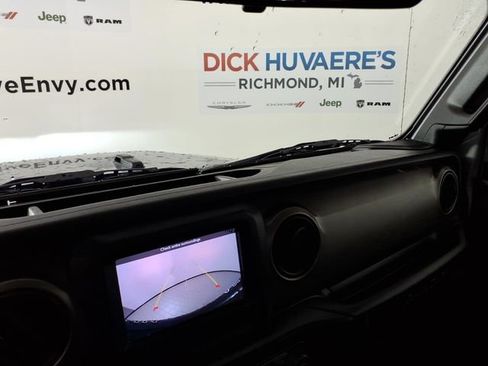 Used 2020 Jeep Wrangler Unlimited Sport image 27