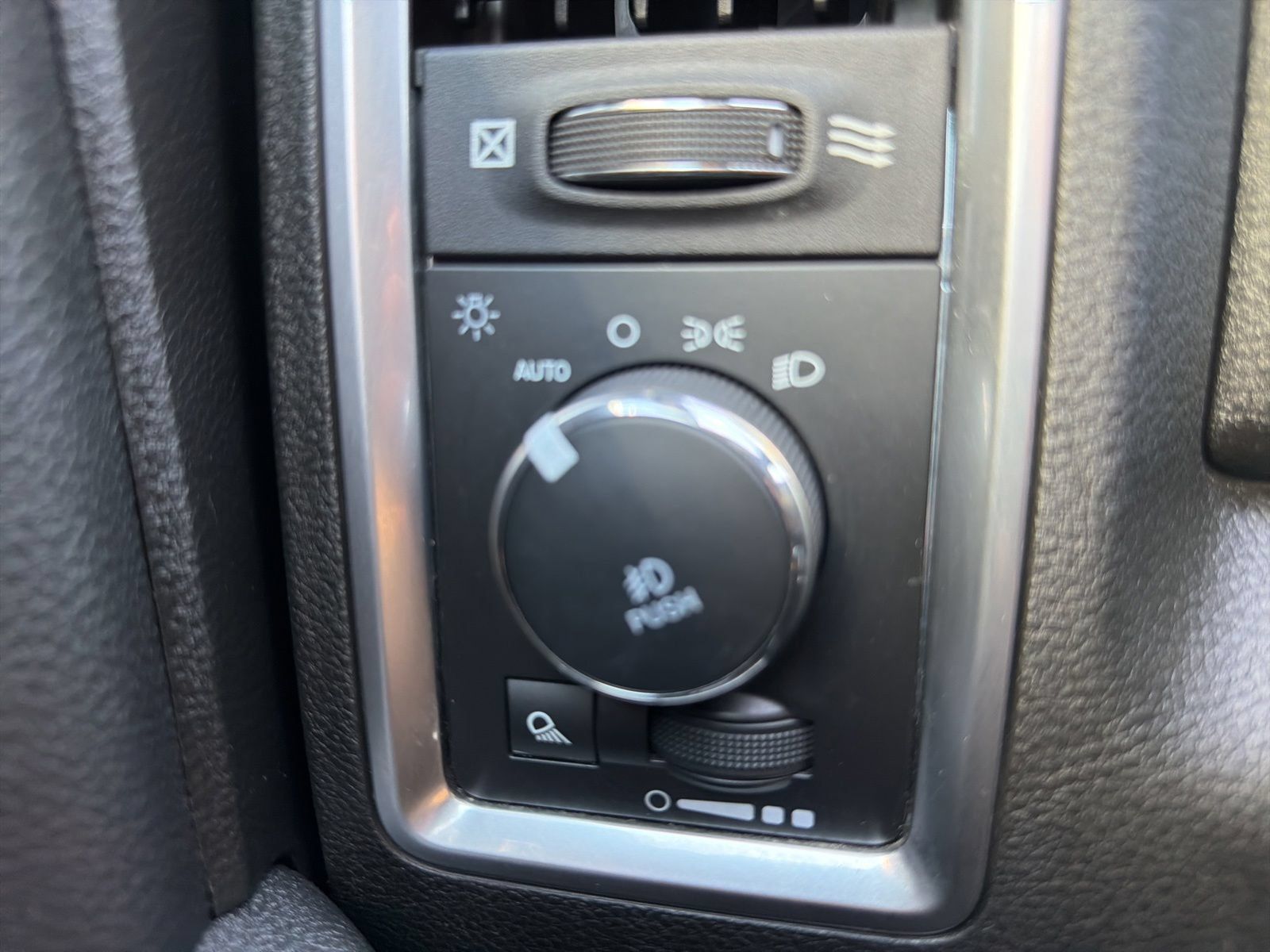 Used 2022 RAM 1500 Warlock w/ Electronics Group AWD/4WD image 14