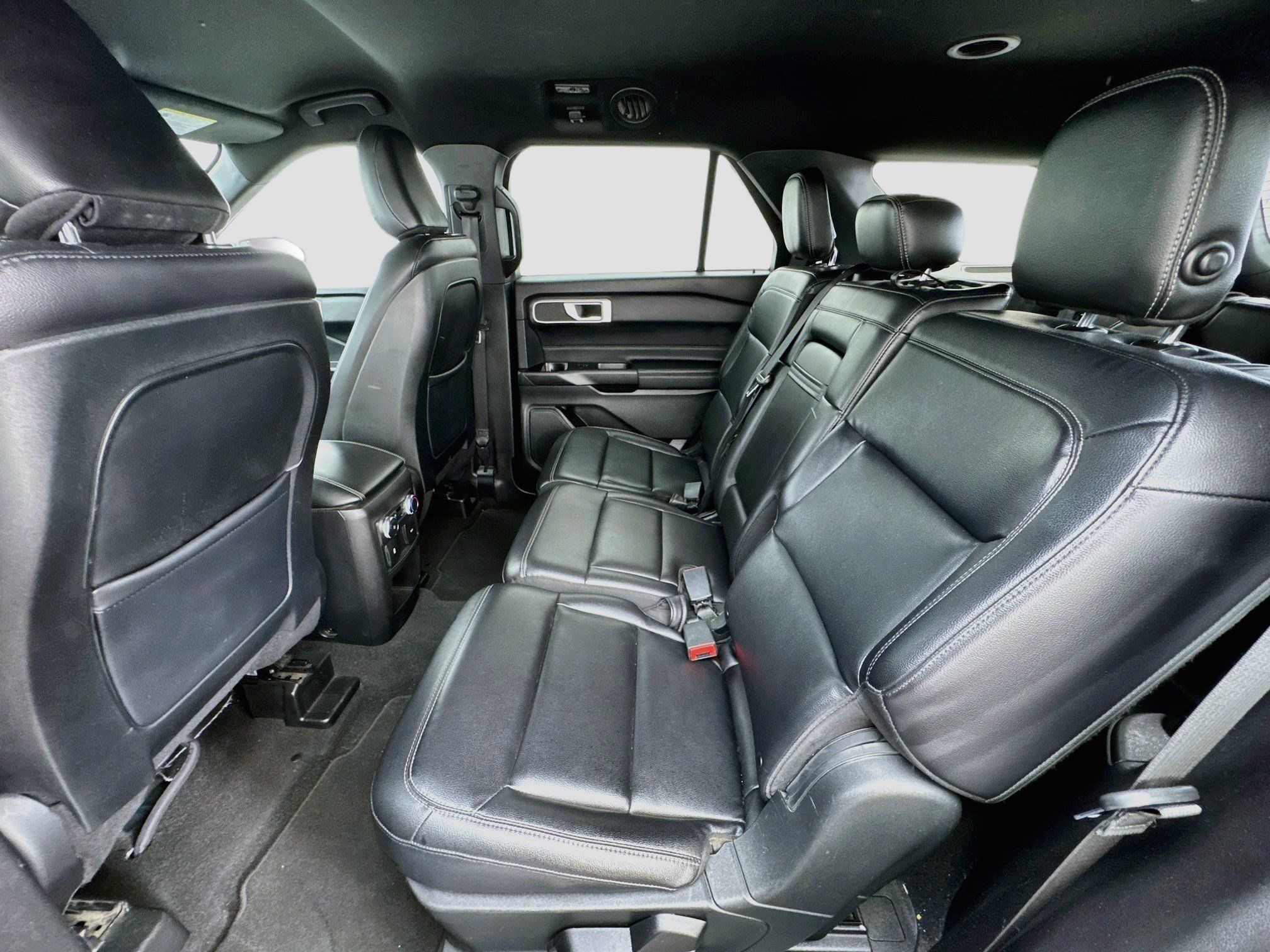 Used 2020 Ford Explorer XLT w/ Equipment Group 202A RWD image 15