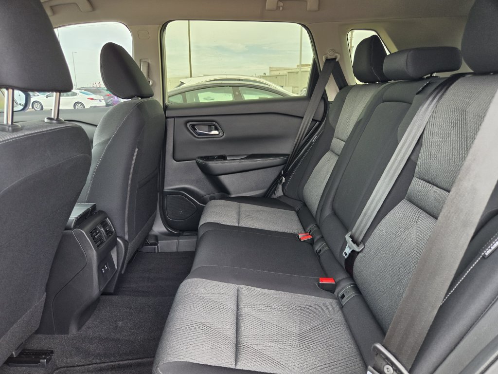 Used 2024 Nissan Rogue SV AWD/4WD image 28