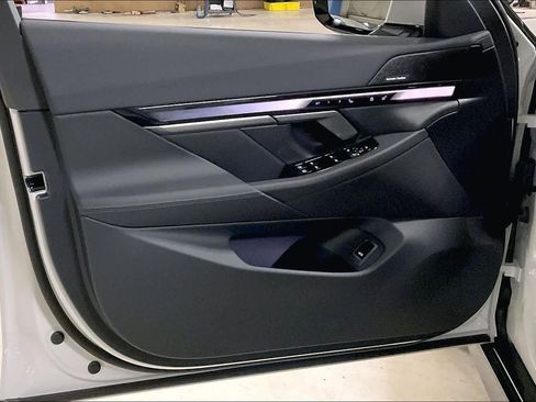 New 2026 BMW 540i xDrive w/ M Sport Package image 10