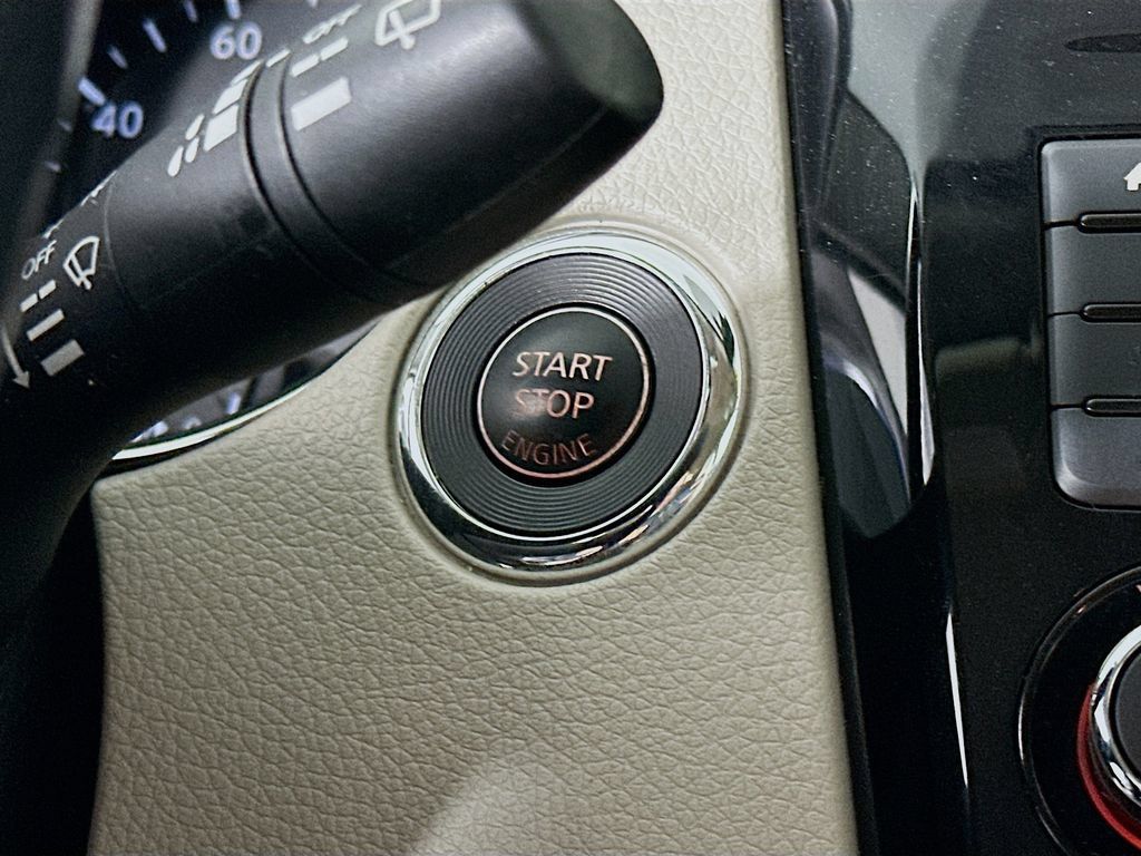 Certified 2021 Nissan Rogue Sport SL FWD image 21