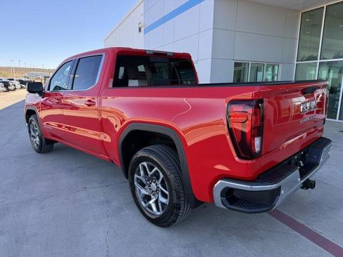 New 2026 GMC Sierra 1500 SLE w/ Preferred Package image 6