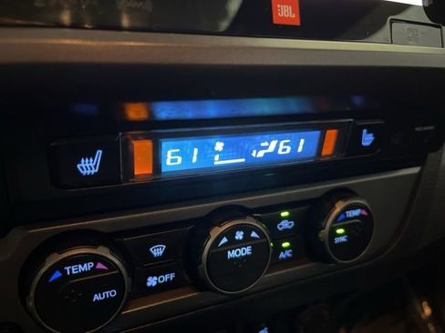 Used 2019 Toyota Tacoma TRD Sport AWD/4WD image 25