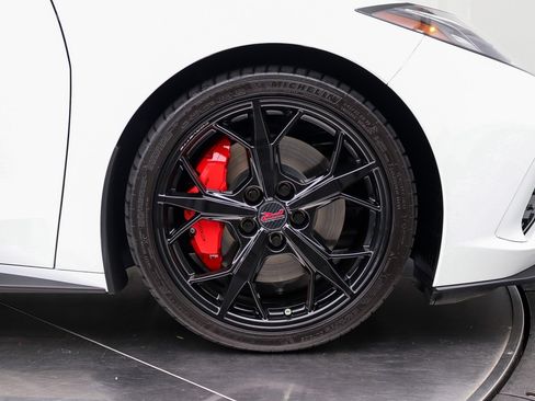 Used 2021 Chevrolet Corvette Stingray Premium Conv w/ Z51 Performance Package RWD image 25