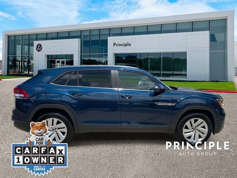 Certified 2023 Volkswagen Atlas Cross Sport SE w/ Panoramic Sunroof Package AWD/4WD image 5