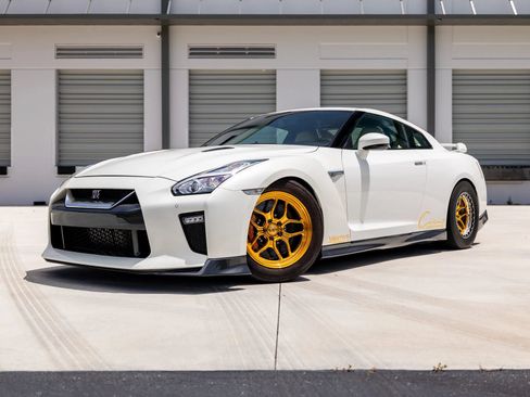 Used 2017 Nissan GT-R Premium w/ Premium Interior Package AWD/4WD image 61