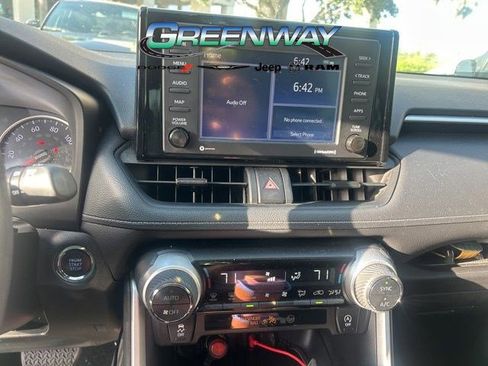 Used 2021 Toyota RAV4 XLE FWD image 17