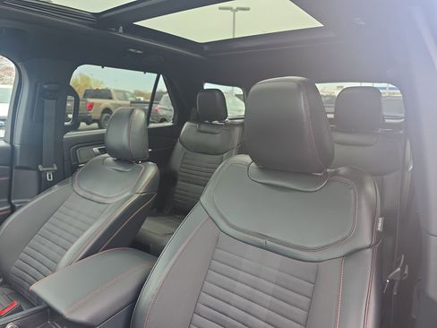 Certified 2025 Ford Explorer ST-Line w/ Premium Package AWD/4WD image 22