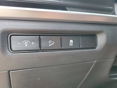 Certified 2025 Kia Telluride LX image 30