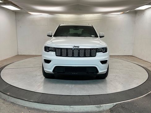 Used 2020 Jeep Grand Cherokee Altitude image 9