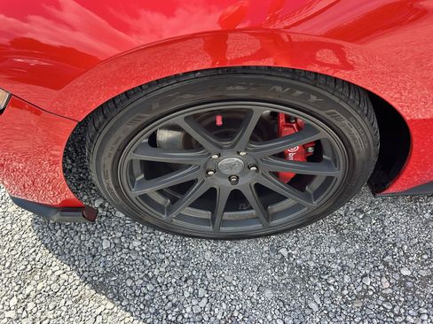 Used 2018 Ford Mustang GT Premium w/ Black Accent Package RWD image 18