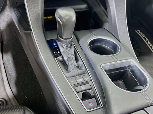 Used 2019 Toyota Avalon Touring w/ All Weather Liner Package FWD image 17