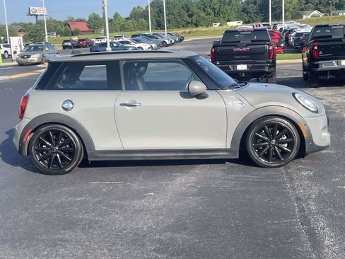 Used 2018 MINI Cooper S FWD image 2