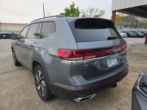 Used 2025 Volkswagen Atlas SE image 10
