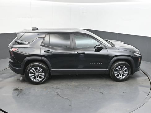 Used 2025 Chevrolet Equinox LT FWD image 30