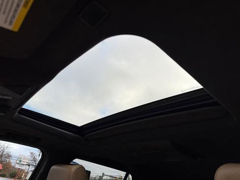 Used 2019 Cadillac Escalade Platinum image 21