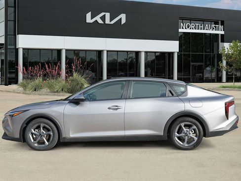 Certified 2025 Kia K4 FWD image 3