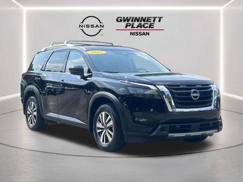 Used 2025 Nissan Pathfinder SL FWD image 25
