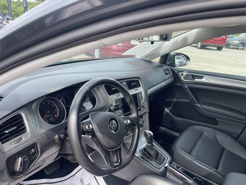 Used 2016 Volkswagen Golf Limited Edition FWD image 23