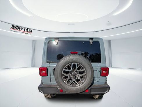 New 2026 Jeep Wrangler Unlimited Sahara w/ Technology Group AWD/4WD image 4
