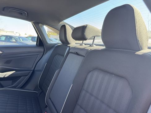 Used 2023 Volkswagen Jetta Sport image 16