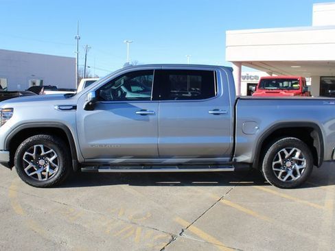 Used 2023 GMC Sierra 1500 SLT image 2