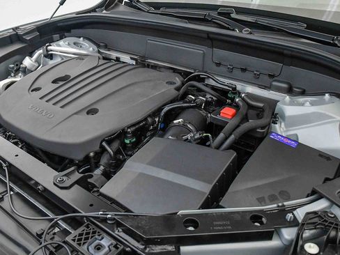 Certified 2025 Volvo XC60 B5 Ultra w/ Protection Package Premier image 31