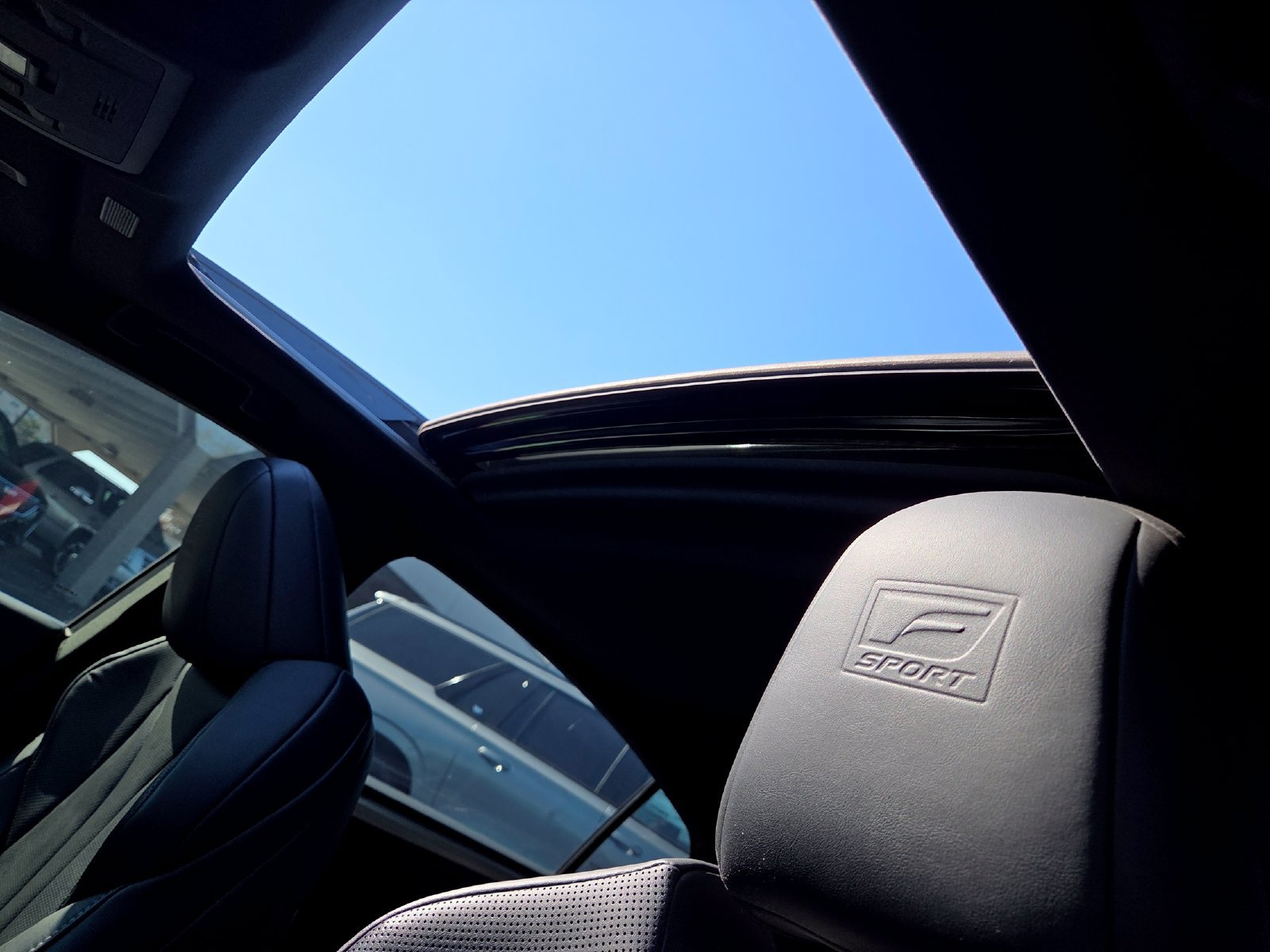 Used 2019 Lexus ES 350 F Sport w/ Accessory Package FWD image 2