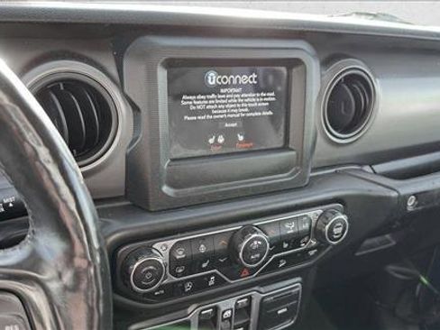 Used 2018 Jeep Wrangler Unlimited Sport S AWD/4WD image 12