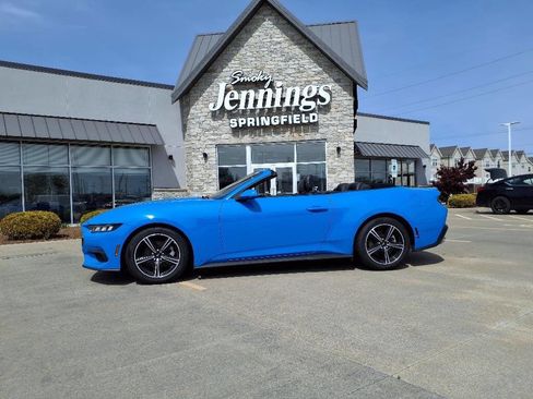 Used 2024 Ford Mustang Premium image 2
