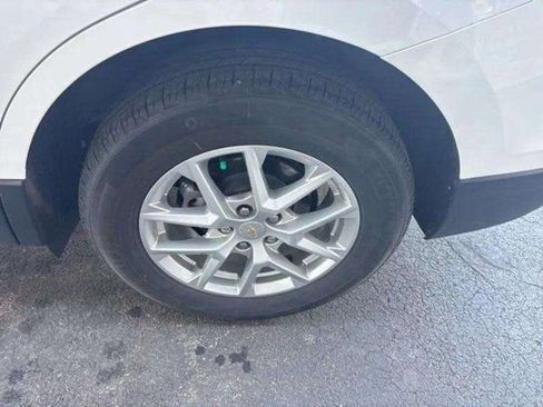 Used 2024 Chevrolet Equinox LS w/ LS Convenience Package image 13