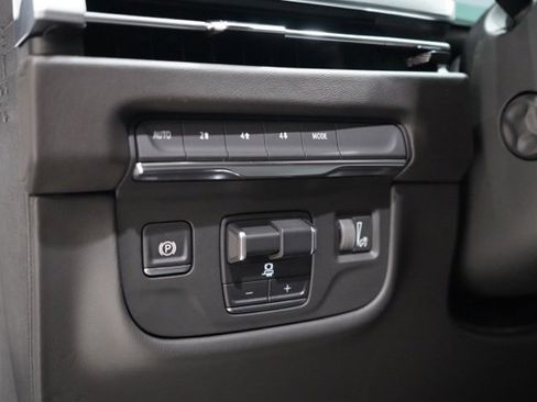 Used 2025 Cadillac Escalade Premium Luxury image 19