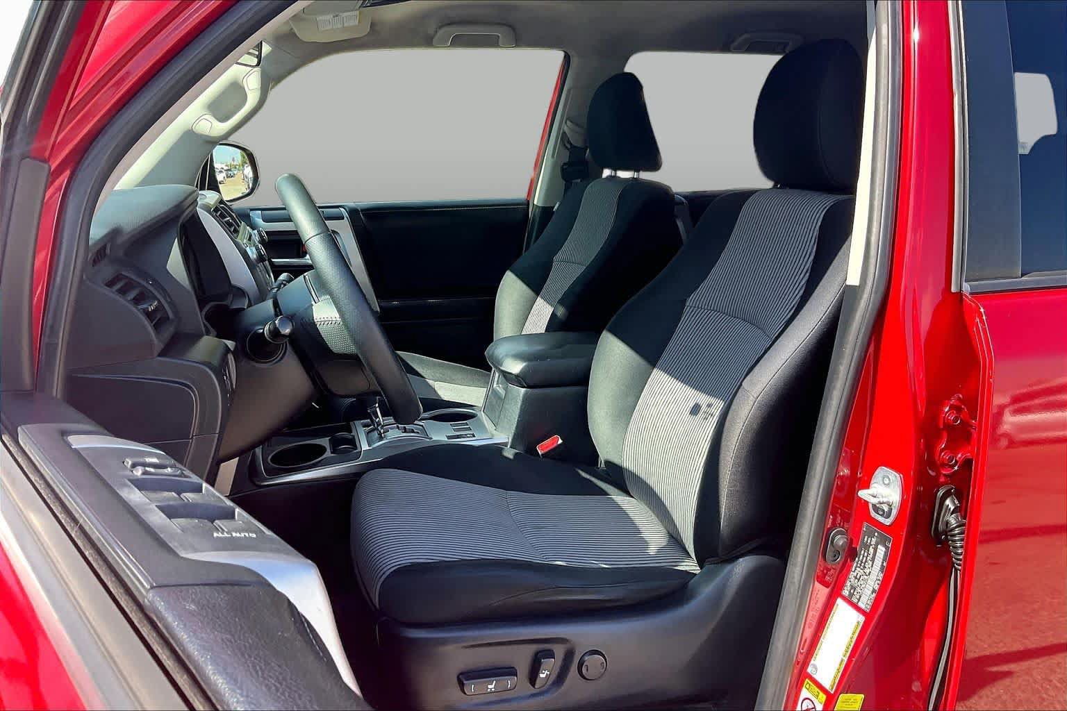 Used 2017 Toyota 4Runner SR5 RWD image 8