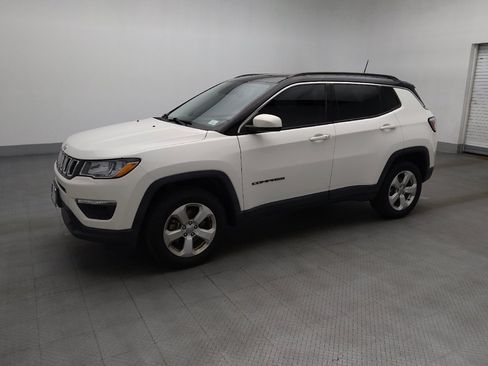 Used 2018 Jeep Compass Latitude w/ Popular Equipment Group AWD/4WD image 2